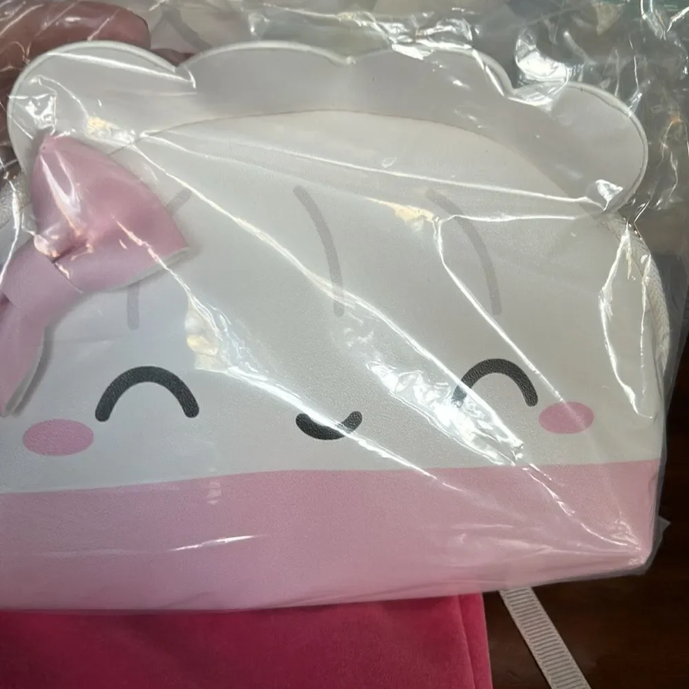 Cosmetic bag NwT dumpling pink and white motive